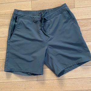 Men’s Ten Thousand Foundation shorts Large
